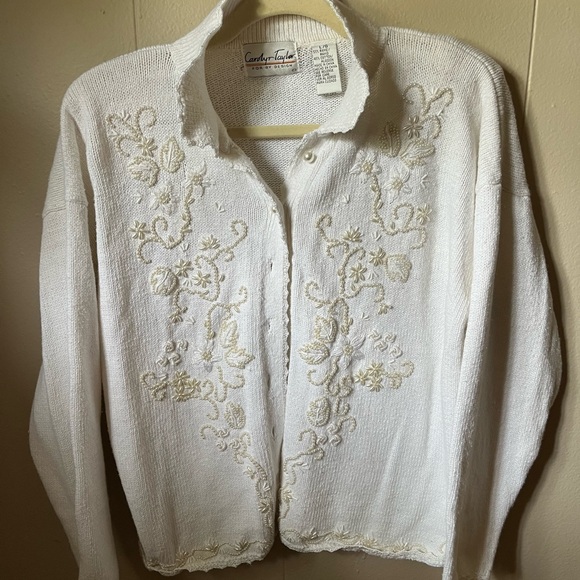 Vintage Pearl Sweater - Picture 2 of 2